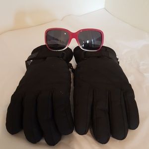 Girls black ski gloves and pink sunglasses-0014